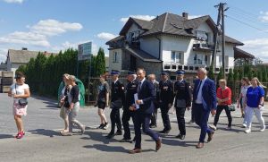 Podczas przemarszu na plac przed OSP